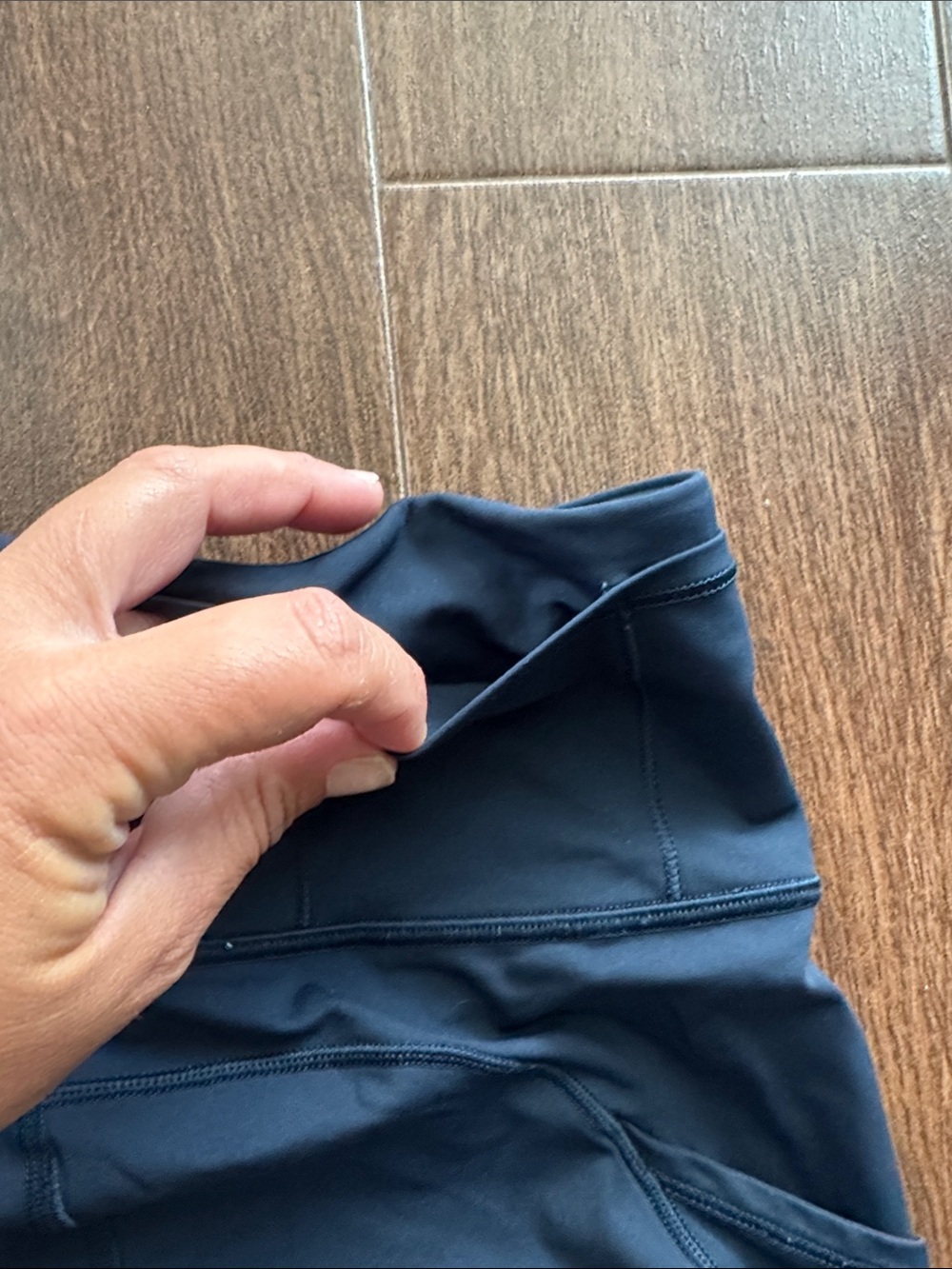 Lululemon • Fast & Free Crop II *Nulux 19"
Midnight Navy Size 6 - Picture 15 of 16